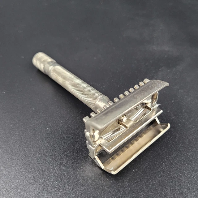 Vintage 1930's Gillette Senator TTO DE Open Comb Razor 7