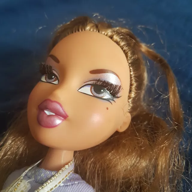 MGA Doll Bratz Yasmin Girls Nite Night Out Rooted Lashes 2001 NO FEET Gold Medal