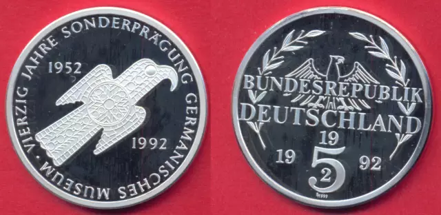 Medaille  40 Jahre 5 Mark germanisches Museum   Silber