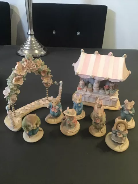 Border fine Arts Brambly Hedge Wedding Group Of 8 Figures Arch Table Canopy