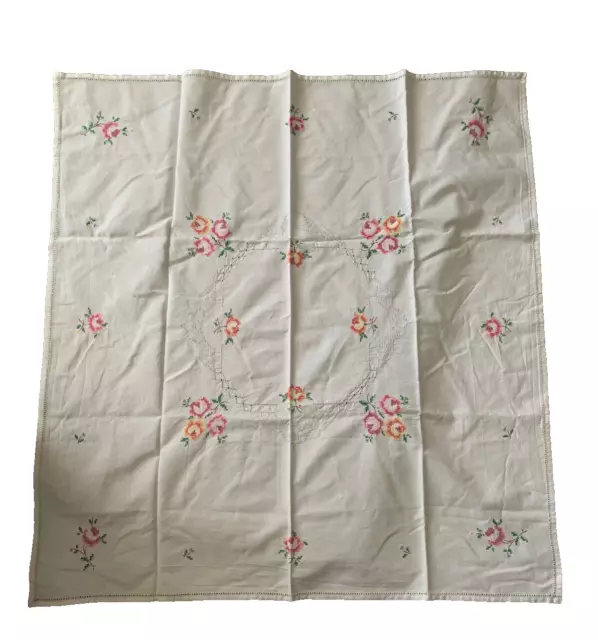 RETRO: Mitteldecke Rosen gestickt und Hohlsaum, 80 x 80 cm