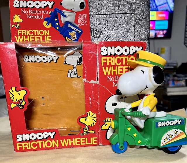 VINTAGE WOODSTOCK (SNOOPY) Friction Wheelie in Original Box