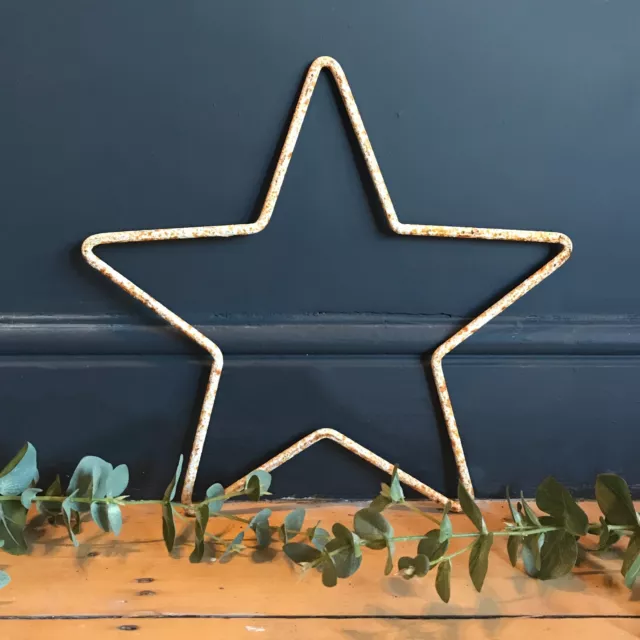 45cm Rusty White Metal Star Outline Iron Garden Hanging Mantle Xmas Decoration