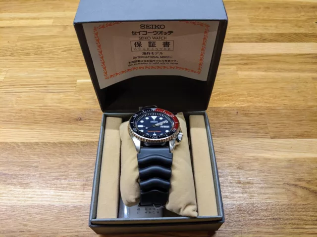 Seiko SKX009 "Pepsi" Automatic Men’s Diver's Watch