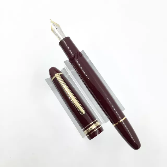 Montblanc Meisterstuck 147 Traveller Burgundy Bordeaux fountain pen 14K Gold Nib