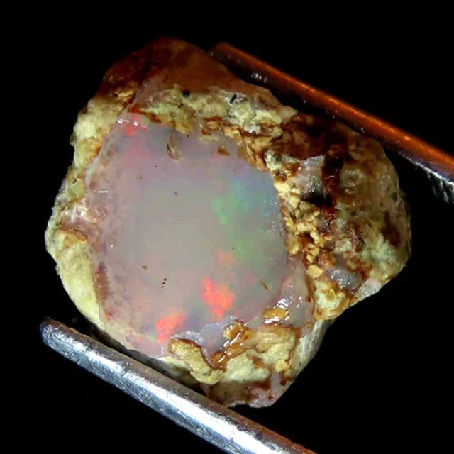 Opale de cristal éthiopienne naturelle 82 carats Rugueuse Opale de cristal éthiopienne naturelle 82 carats Rugueuse