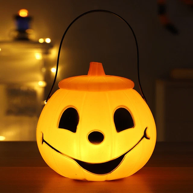 Lámpara de luz LED portátil con vela para decoración de Halloween con cubo de calabaza