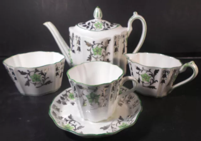 Wedgwood ''Pimpernel'' Pattern Complete Art Deco Batchelor Tea Service, Perfect