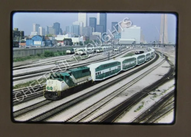 Original '87 Kodachrome Slide GOT GO Transit 700 GP40-2LW Skyline action   35C32