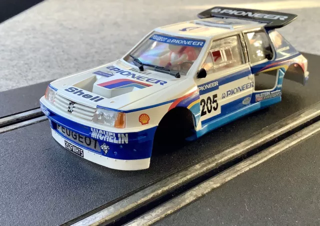 Slot Car 1/32 Spirit Scocca Peugeot 205 T16 “Pioneer” Paris-Dakar