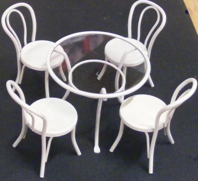 Weiß Metall Tisch & vier Stühle Puppenhaus Maßstab 1:12 Miniatur Café Pub Garten