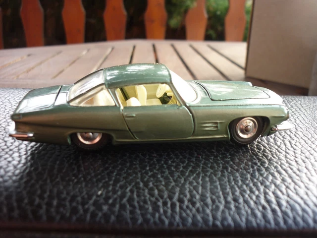 Corgi Toys 241-A Gia L6.4 Ghrysler V8