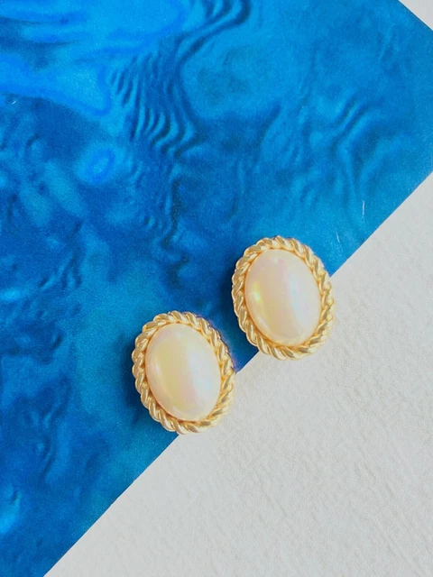 Christian Dior Vintage 1980s Oval White Pearl Swirl Twist Clip On, Earrings Gold