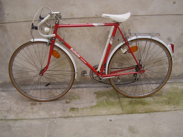 Vélo Decathlon Homme – Course/ville, Aluminium, 18 Vitesses, Roues 26", Avec Chaussures Shimano Offertes