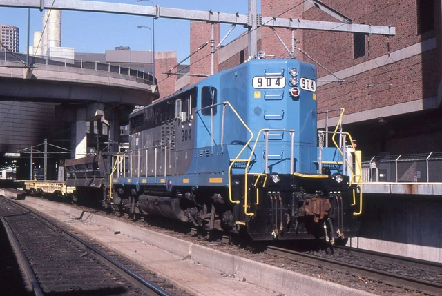 MBTA GP19 904 at South Station Boston,Ma original kodachrome slide slides 2008