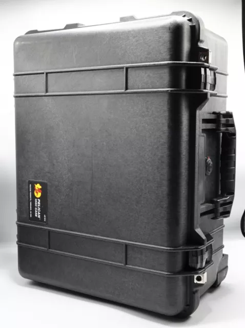 Pelican 1560 Protector Hard case -  no foam - 1560NF