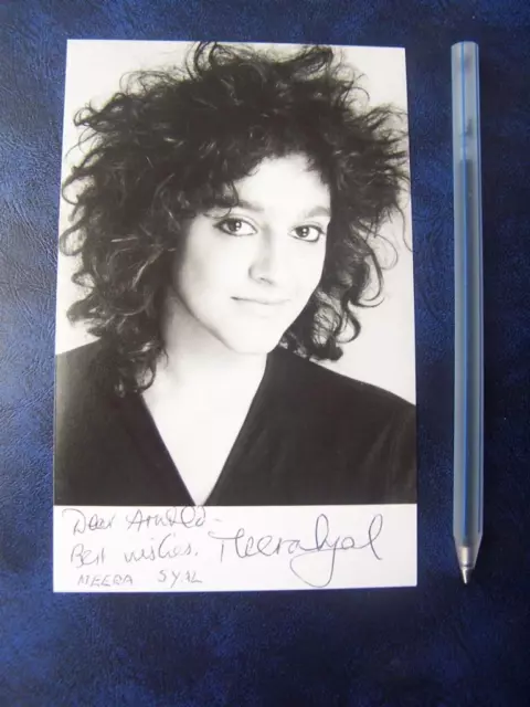 Meera Syal  Autograph (DD9)