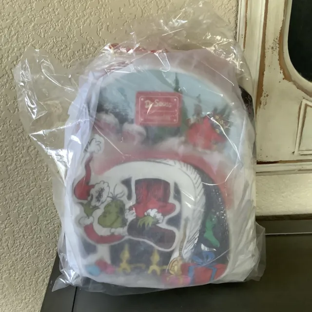 New Loungefly Dr. Seuss How The Grinch Stole Christmas Chimney Mini Backpack 2