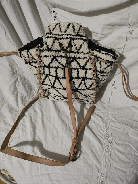 Universal Thread Cream/Tan/Black Crossbody Bag