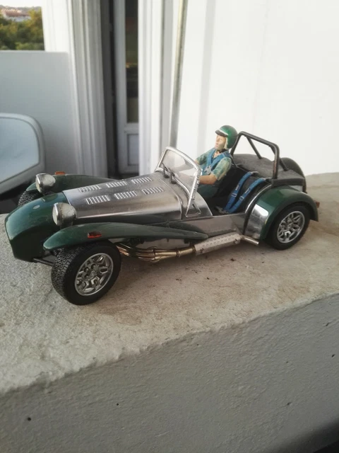 CATHERAM Super Seven 1/18 " The CRESTLEY Collection "