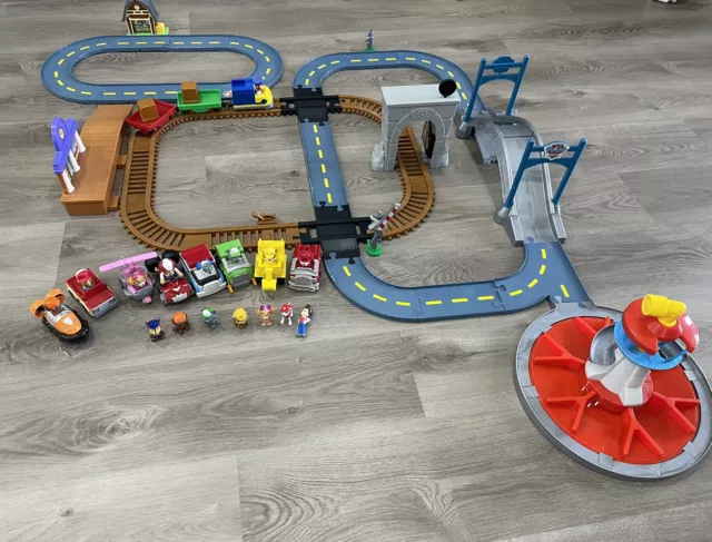 PAW PATROL ADVENTURE Bay Mega Roll Track Complete Set Racers