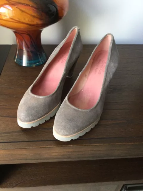 ***SALE*** Womens Andre Assous Metallic Gray Pumps Size 40 or 9