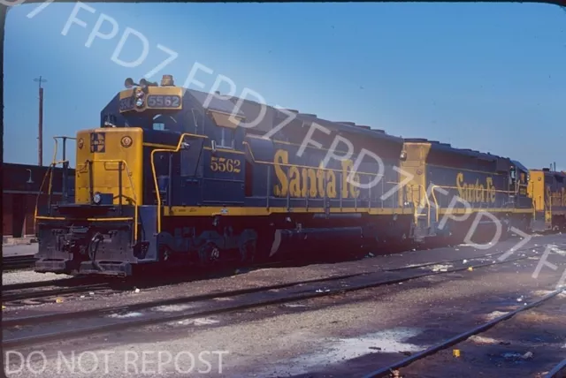 ORIGINAL SLIDE ATSF Santa Fe SD45 5562 Scene;Chicago;March 1977