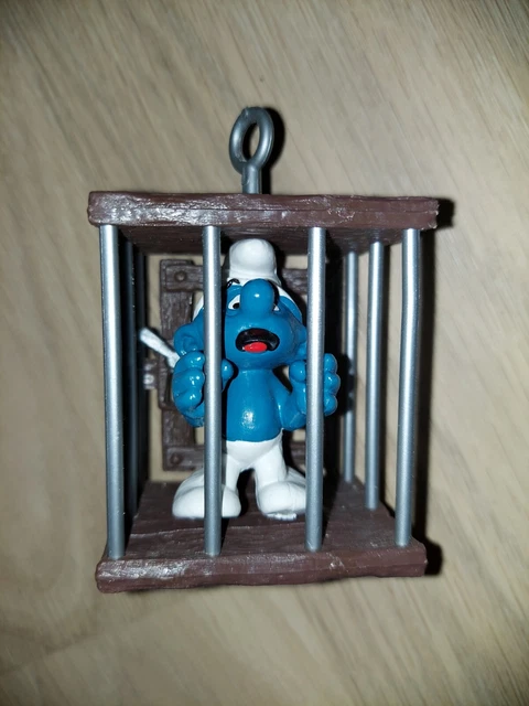 super smurf schleich in cage