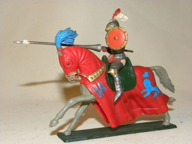 STARLUX moyen age (ref 6102) lance et armure (plumet restauré