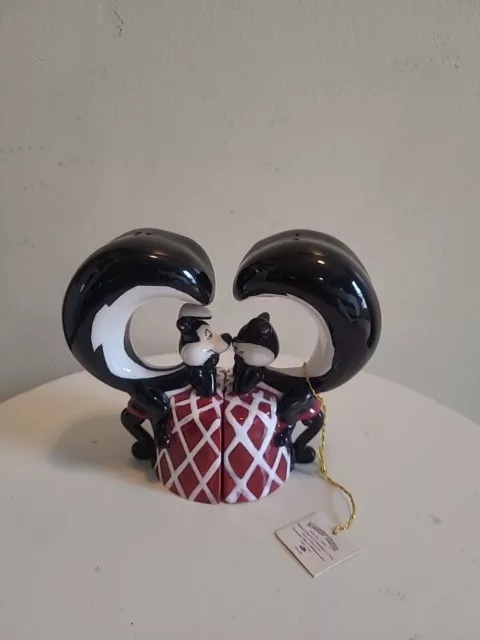 Pepe Le Pew & Penelope Love Magnetic Salt & Pepper Shakers Looney Tunes