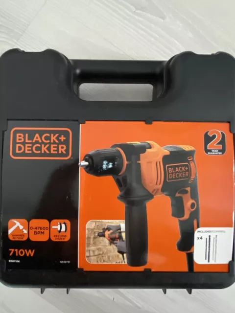 Trapano a percussione avvitatore Black And Decker con valigetta e 4 punte