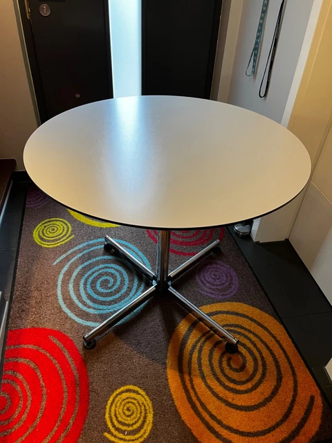 USM Haller Tisch, rund, Durchmesser 90, weiß, gebraucht