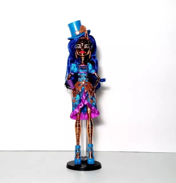 Monster High SDCC Exclusive Metallic Robecca Steam Doll Mattel