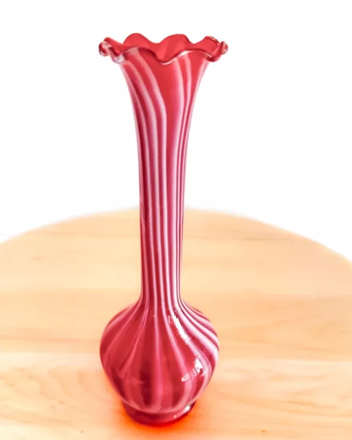 Vintage Mouth Blown Art Glass Vase Red White Candy Stripe/Swirl w Ruffle Rim