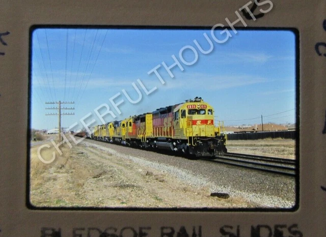 Original '89 Kodachrome Slide ATSF Santa Fe 1571 SD39 action Crowley, TX   38T41