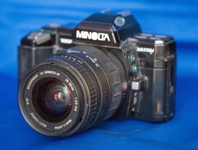 Minolta Maxxum 7000AF 35mm SLR Film Camera with 50 mm lens Kit