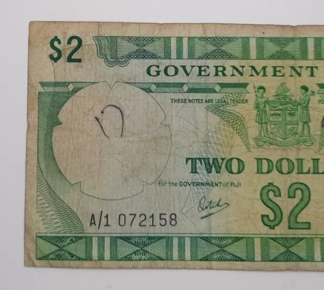 1969 - Fiji - 2 (Two) Fiji Dollars Banknote, Serial No. A/1 072148 - Elizabeth 3