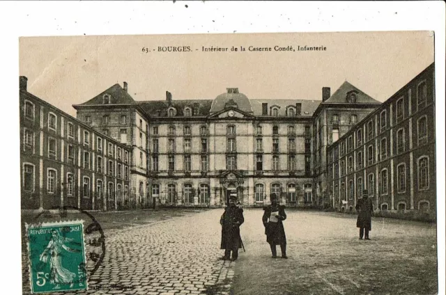 CPA-Carte Postale France- Bourges- Intérieur de la Caserne Condé Infanterie  VM