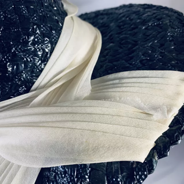 Original Vintage Black Lacquered Raffia 1950s 60s Hat With Cream Fabric Trim 3