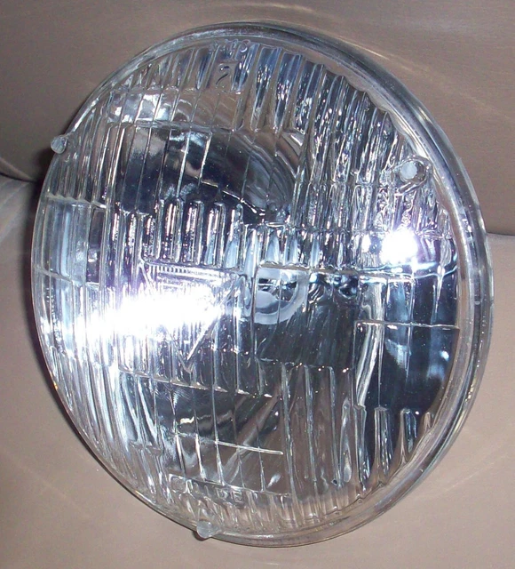 1968 - 1971 GM T3 T-3 GUIDE 3 Prong w/ Lines Low Beam Headlight 68 69 70 71 1968 - 1971 GM T3 T-3 GUIDE 3 Prong w/ Lines Low Beam Headlight 68 69 70 71