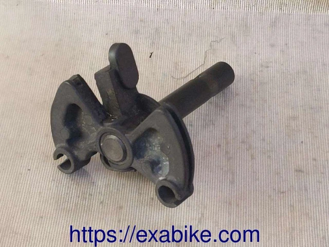 palonnier des gaz pour Suzuki DR 600  de 1985 a 1989