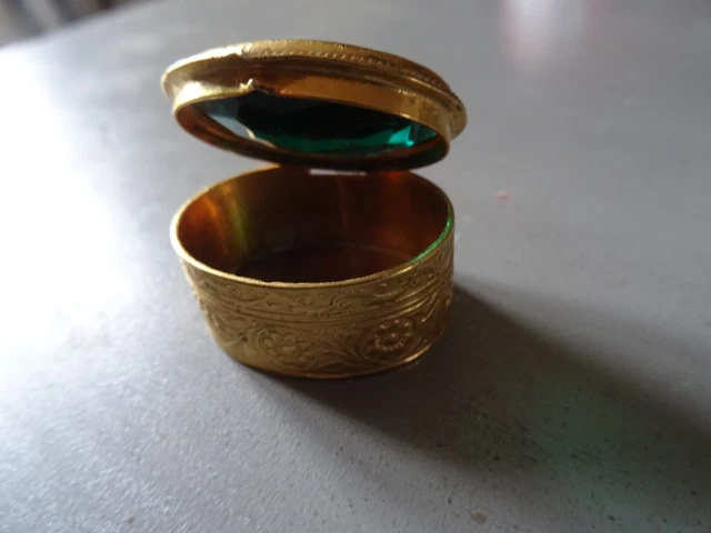 Boîte Ancienne En Argent Avec Couvercle Serti D'une Agate Verte - Bijou De Collection Occasion
