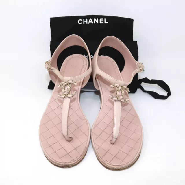 CHANEL QUILTED LOGO 38 Baby Pink Flat T Strap Sandals Chain CC Logo $500.00  - PicClick