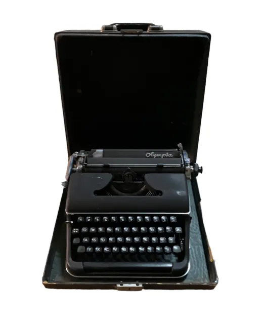 Vintage Typewriter Olympia Sm2; Case