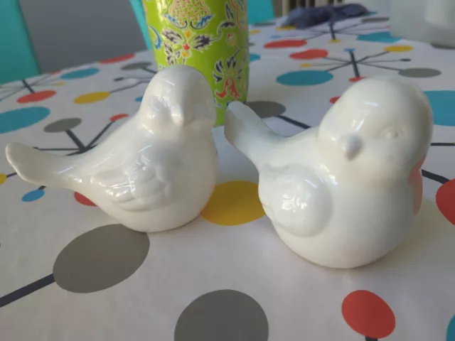 Vintage MCM (2) Ceramic Porcelain White Bird White Doves Figurine Decor