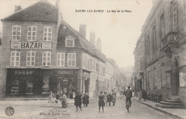 25 Cpa Balume Les Ladies Le Bas De La Place