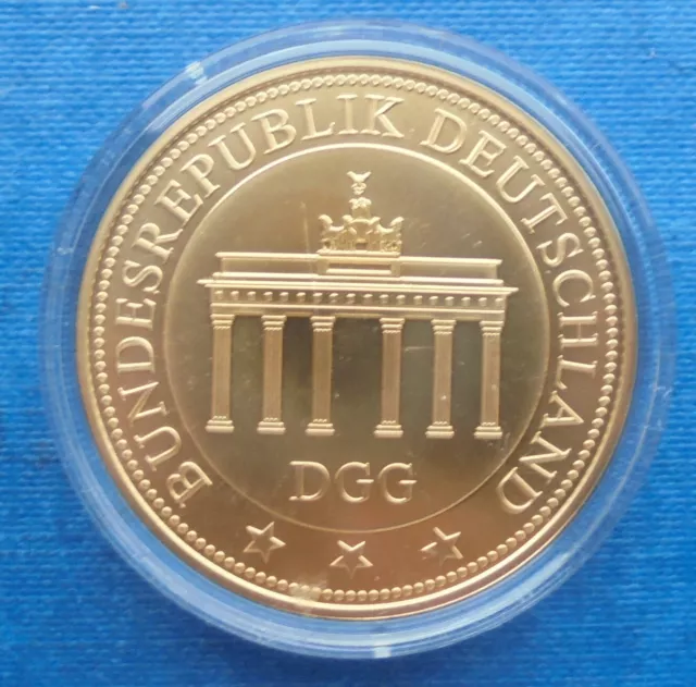 Medaille DGG Brandenburger Tor, Messing vergoldet in PP