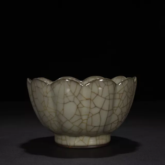 6.3" China old Song dynasty Porcelain guan kiln Cyan glaze Ice crack Lotus bowl