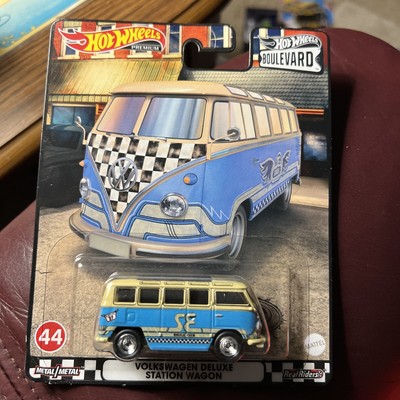 Volkswagen station deluxe