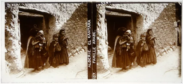 Algeria.El Kantara.Arab family.Children.Character.Stereo on glass.6X13cm.1900